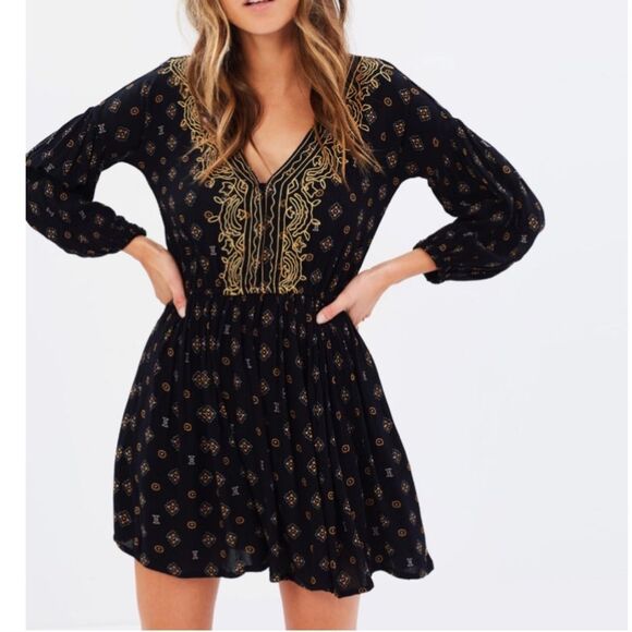Volcom Champain Trail Mini Dress Size S Boho Folksy Black Gold Embroidered Rodeo - Picture 1 of 16
